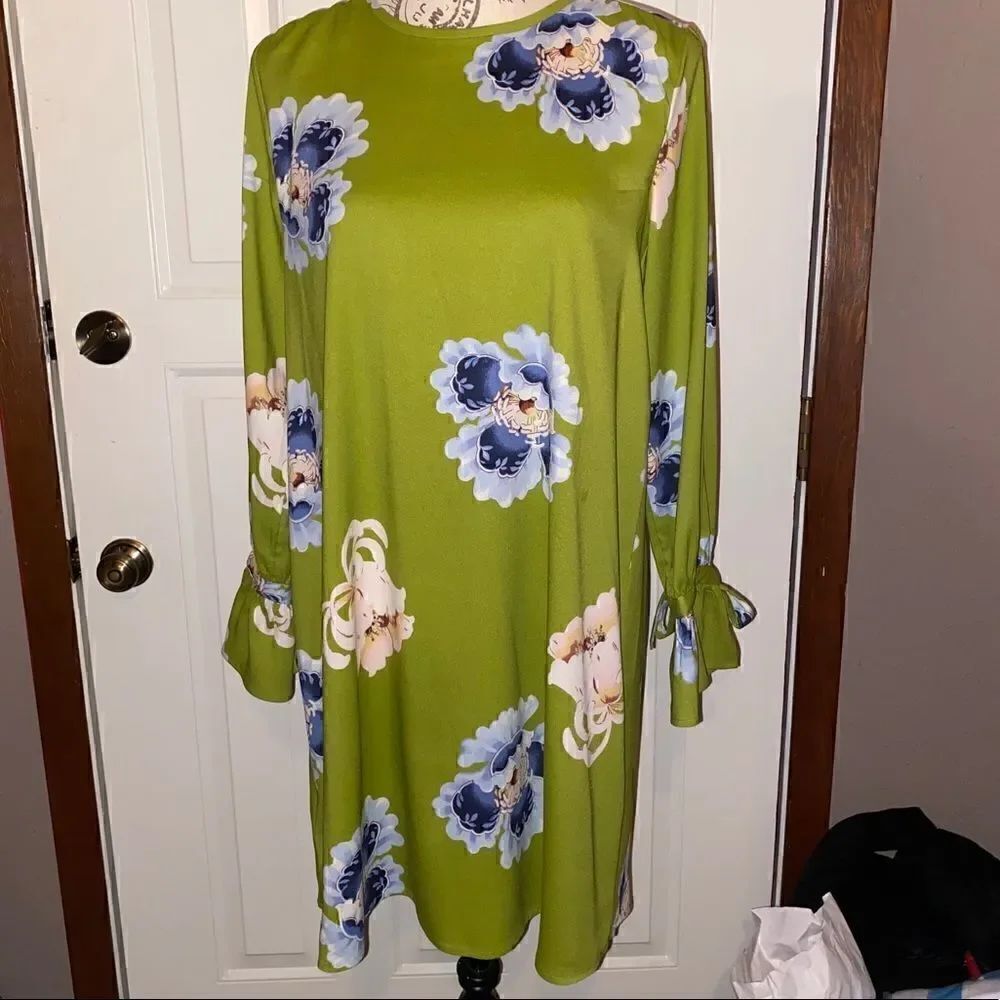 New LOFT Green Floral Dress
